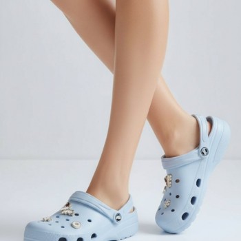 CROCS STYLE LIGHT BLUE