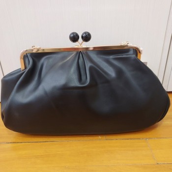 CLUTCH BLACK