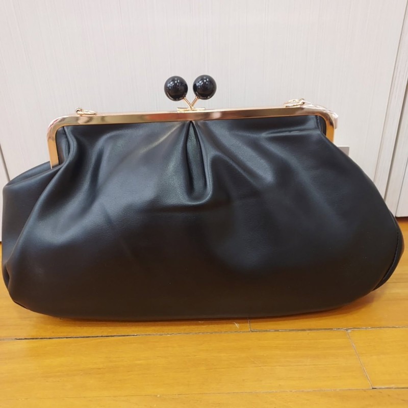 CLUTCH BLACK